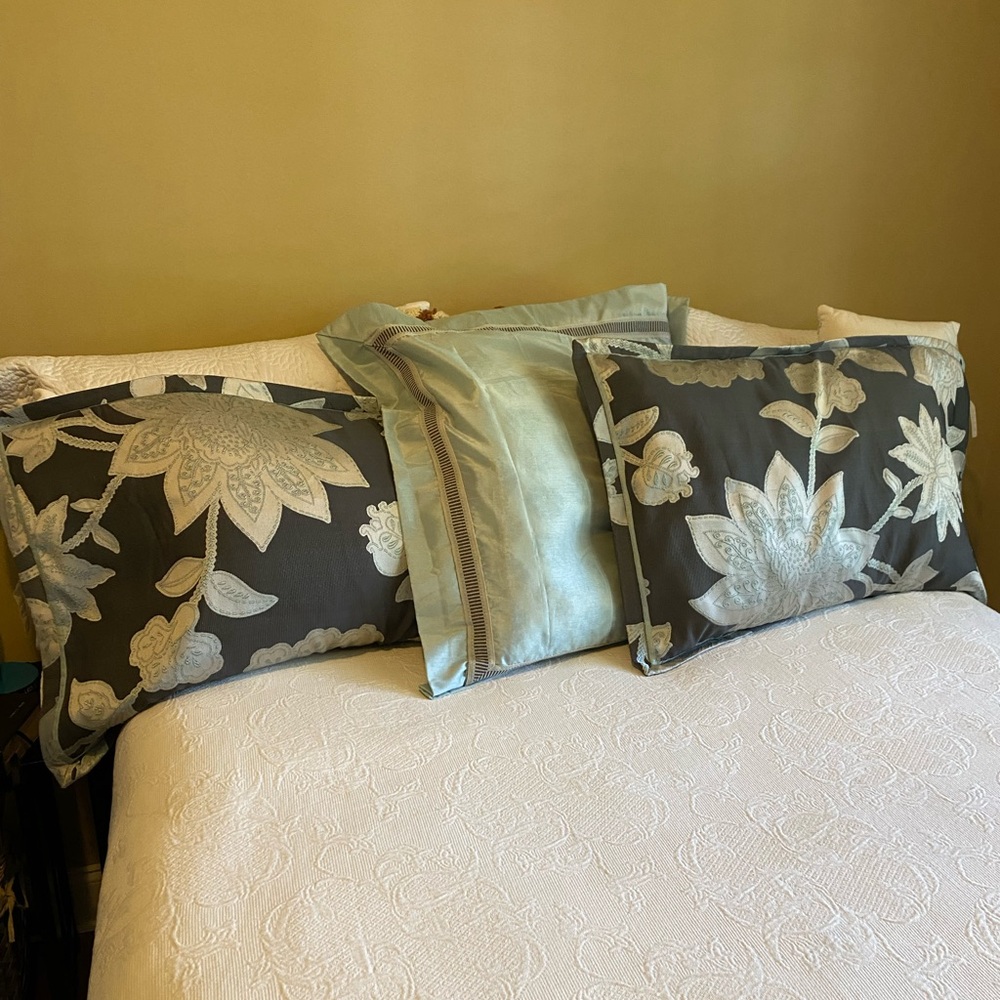 Set of 3 King size pillow shams (2 19”x 35” & 1 25”x 25” Euro style sham)